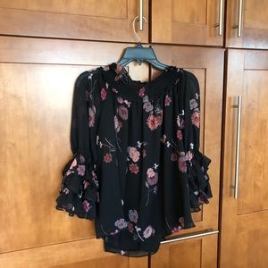 NWT Ce ce blouse medium from Nordstrom. Fun sleeves. On or off shoulder